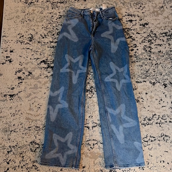 Hollister Denim - Hollister star jeans size 3. Curvy ultra high rise dad jean.